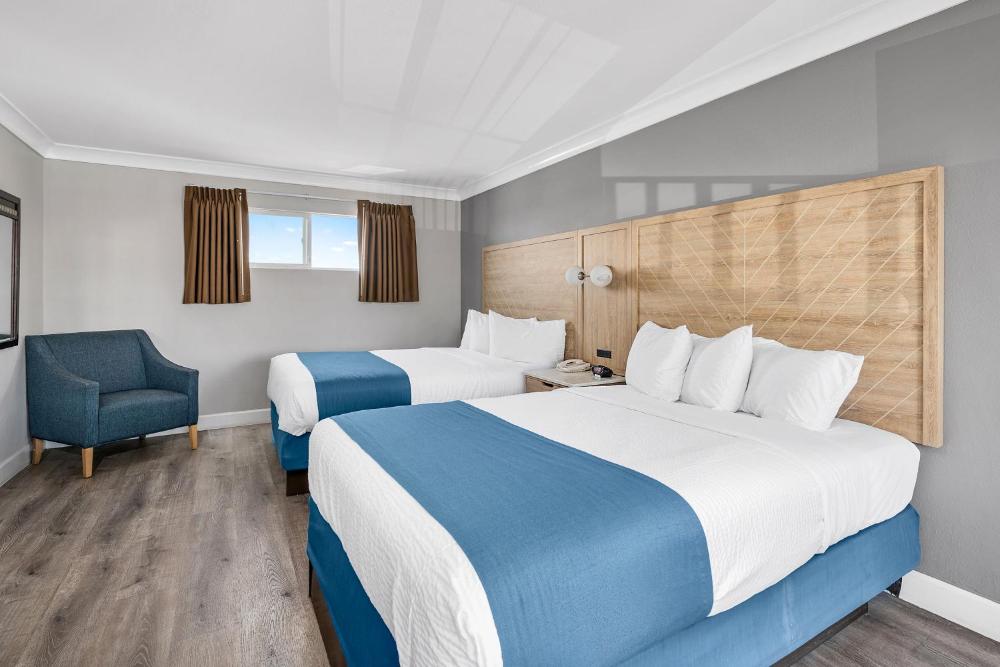 Queen Room with Two Queen Beds interior